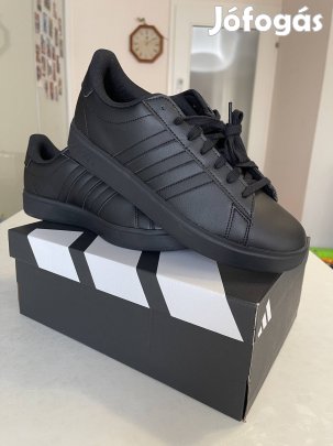 Vadonatúj Adidas Grand Court 2.0 - fekete, cloudfoam, dobozos, címkés!