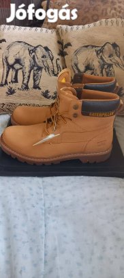 Vadonatúj Eredeti 46 Caterpillar Cipő eladó