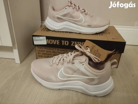 Vadonatúj Nike női cipő, futócipő 37,5 méretben