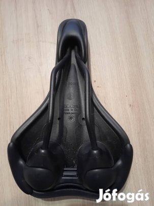 Vadonatúj Selle Royal kerékpárnyereg