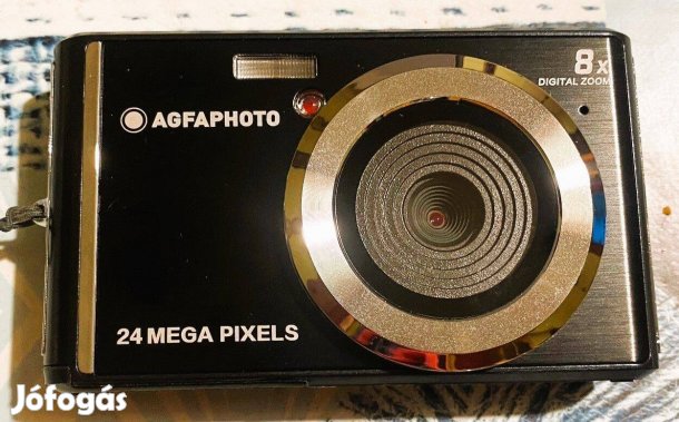 Vadonatúj /csak kipróbált/ digitális fényképezőgép