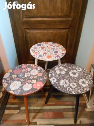 Vadonatúj, gyönyörű virágos asztal,asztalka,dohányzóasztal dobozában