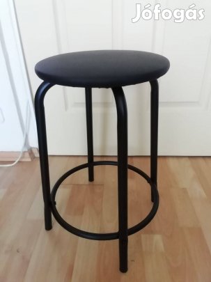 Vadonatúj fekete ülőke, szék, puff puha ülöfelülettel, stabil