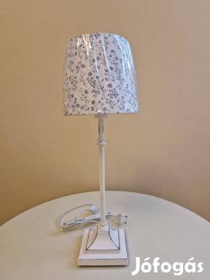 Vadonatúj fémtestű asztali lámpa, éjjeli lámpa (2 db is van)