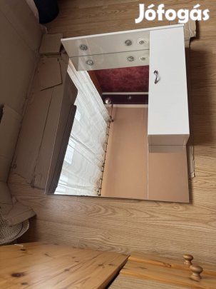 Vadonatúj fürdőszoba szekrény