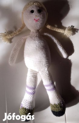 Vadonatúj kötött,horgolt,coffos 40 cm-es életszerű babát olcsón eladóm