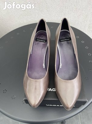 Vagabond 40-es, szürke színű, női bőr cipő eladó Budán!