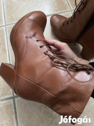 Vagabond barna bőr fűzős magasszárú cipő 38 méret újszerű