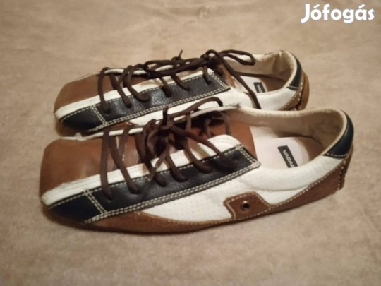 Vagabond elegáns utcai cipő 43-as méretben eladó!