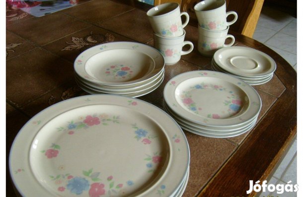 Vajfehér virágos porcelán étkészlet 30 db-os - Új