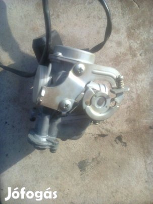 Vákuummembrános karburátor