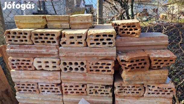 Válaszfal bontott tégla
