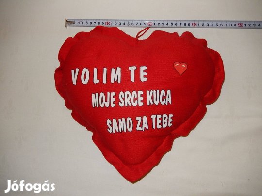 Valentin napi szívalakú párna eladó