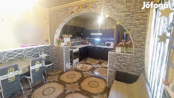 Valkói 83 nm-es ház eladó