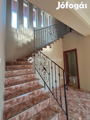 Vállalkozás, telephely számára 197 nm ház és 112 nm műhely