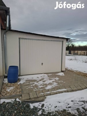 Vállalkozásra alkalmas épület saját földterülettel