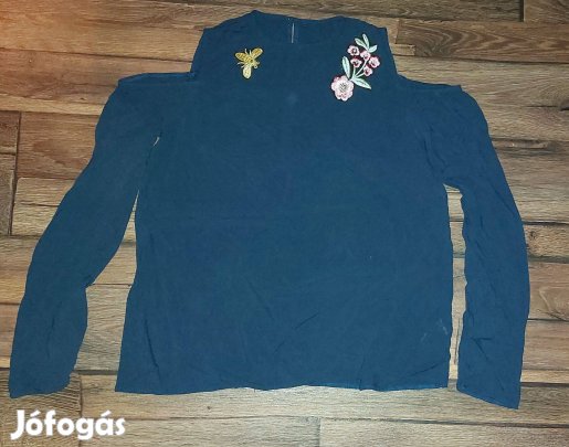 Vállkihagyós virágmintás pamut felső