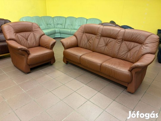 Valódi bőr ülőgarnitúra világos-barna színben, újszerű állapotban