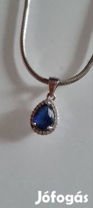 Valódi jelzett ezüst medál függő kék kővel, körbe mini kövekkel