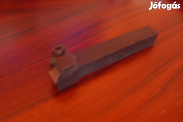 Váltólapkás esztergakés eladó