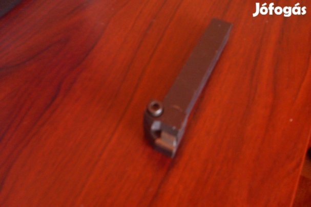 Váltólapkás esztergakés eladó