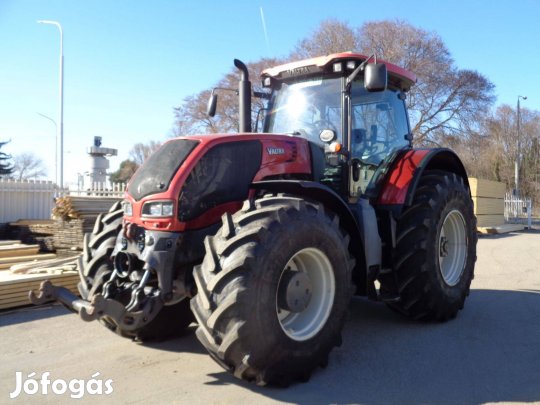 Valtra S322 traktor új gumikkal