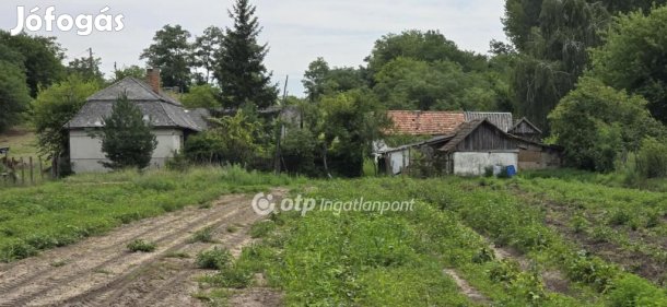 Vámospércsi eladó 80 nm-es ház