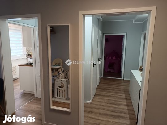 Van az a lakás, ahová belépve egyszerűen jó érzés megérkezni.EZ,AZ!