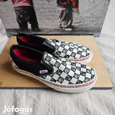 Vans Classic Slip-On 'Year of the Rabbit' új 36.5 es méret