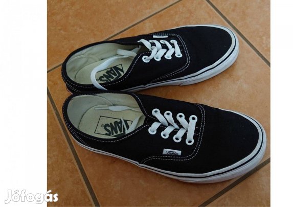 Vans fűzős tornacipő 37-es