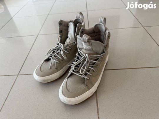 Vans magasszárú cipő