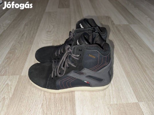 Vanucci VC-1 motoros csizma 39 -es