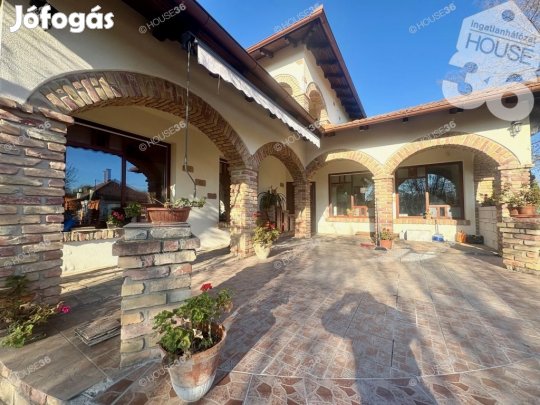 Varázslatos mediterrán otthon családot keres!