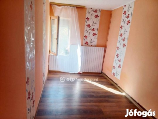 Várdombi 100 nm-es ház eladó