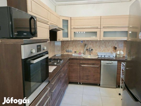 Vargakertben 3+1 szobás lakás kiadó!