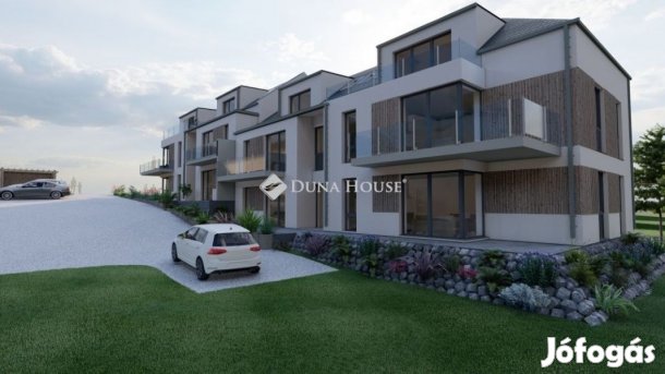 Várpalotai 65 nm-es lakás eladó