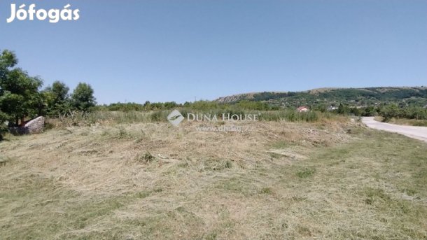 Várpalotai eladó 308 nm-es telek