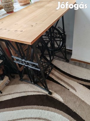 Varrógép állvány, varrógép asztal, fenyőfa lappal