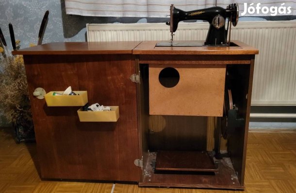 Varrógép állványos, lábbal hajtható