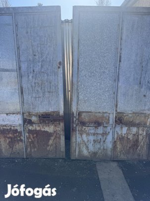 Vas ajtó jobb és bal