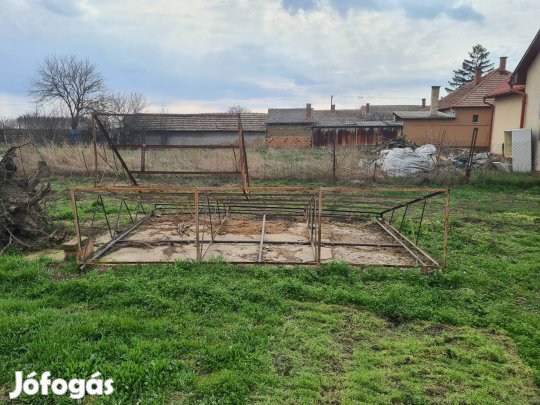 Vas előtető, terasz szerkezet