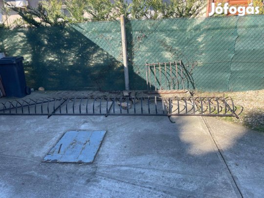 Vas erkély, vagy terasz korlát