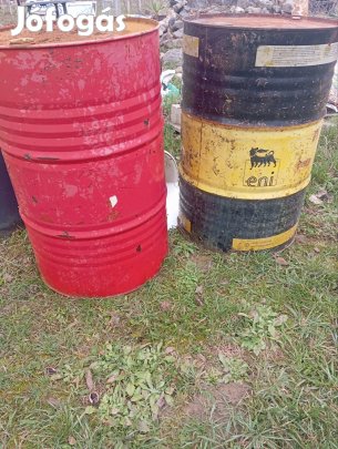 Vas hordó 3 db gázolaj volt benne.