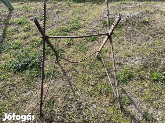 Vas kerti fűrészbak, tartóbak fűrészeléshez, szereléshez