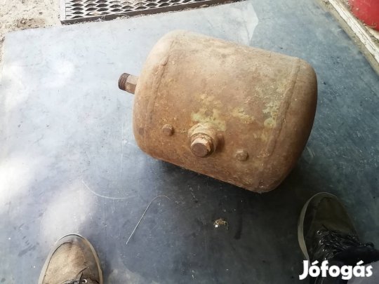 Vas tartály eladó. 