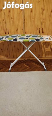 Vasaló állvány eladó.