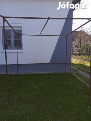 Vásározói sátor váz.