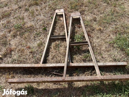 Vasból készült gránittábla támasz, állvány sírköveseknek