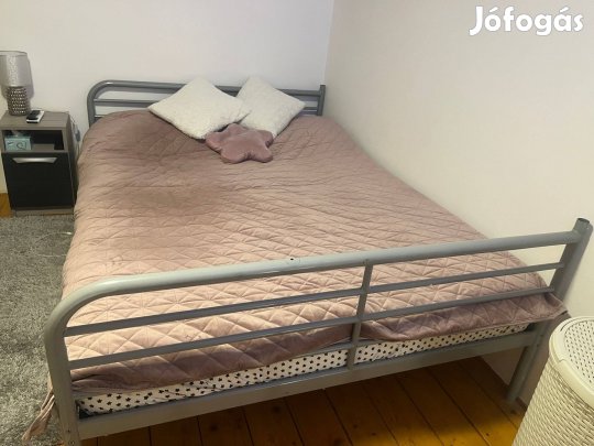 Vaskeretes franciaágy