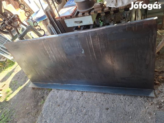 Vaslemez ,satupad borítás